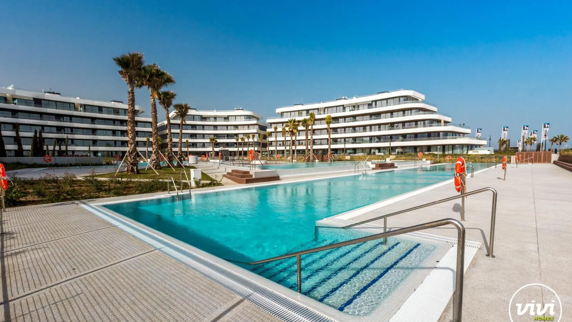 Vivi Homes - Sunset Pool, Sauna, Gym & Beach Torremolinos